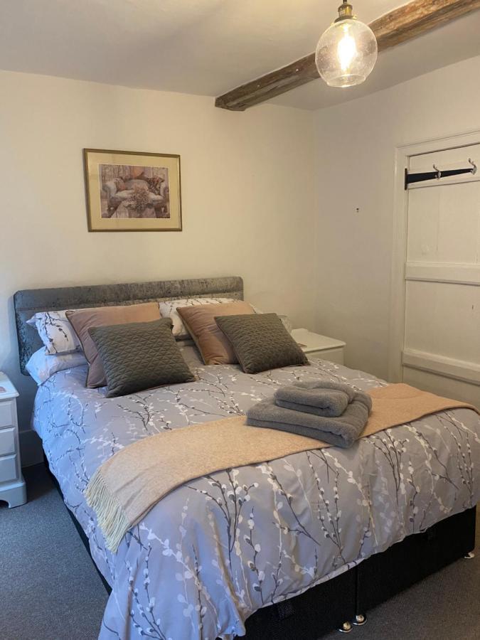 Stunning 2 Bedroom Flat In A Central Location Ню Олсфърд Екстериор снимка